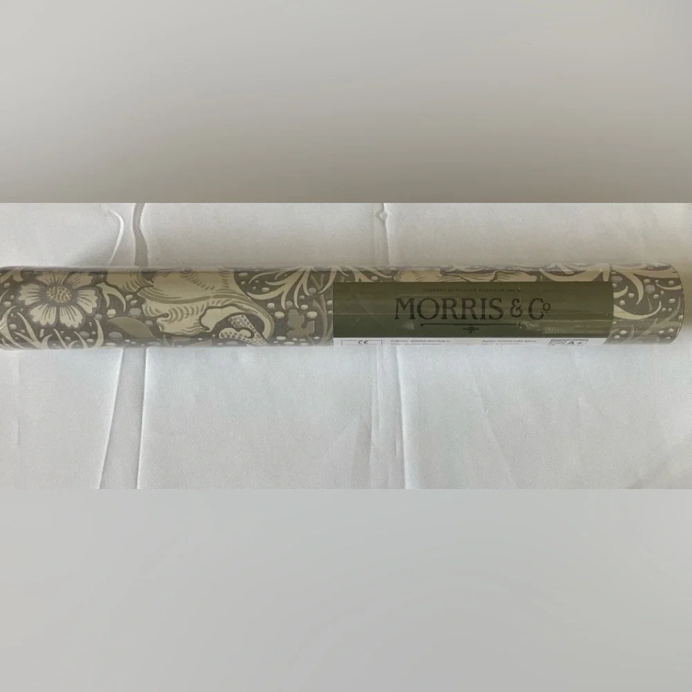 MORRIS & CO SEAWEED WALLPAPER in Silver Ecru